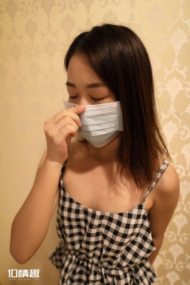 小莹客厅激情46章至51章视频